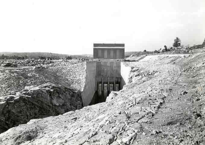 Black and white photo of Birch Hill Dam